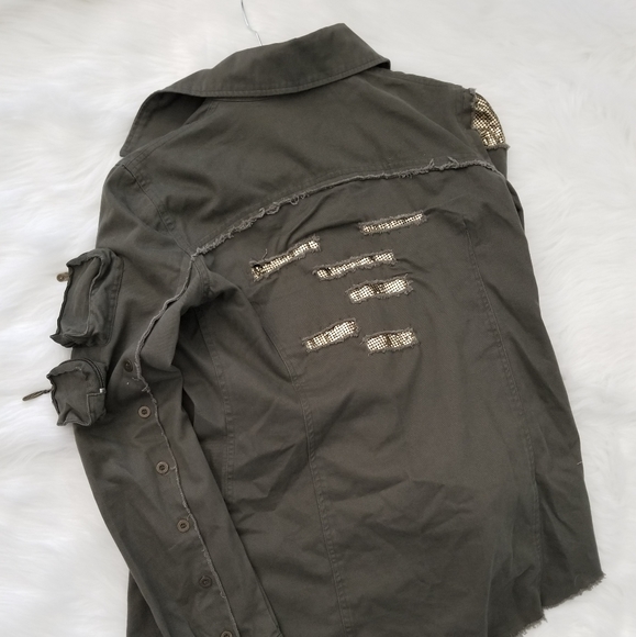 Top - Picture 2 of 4